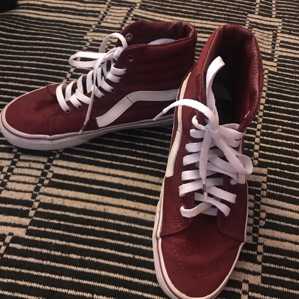 Burgundy Vans Sk8 hi / high tops